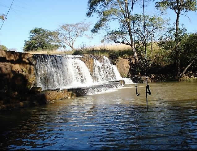 Ambientes refrescantes em Paulo de Faria. 