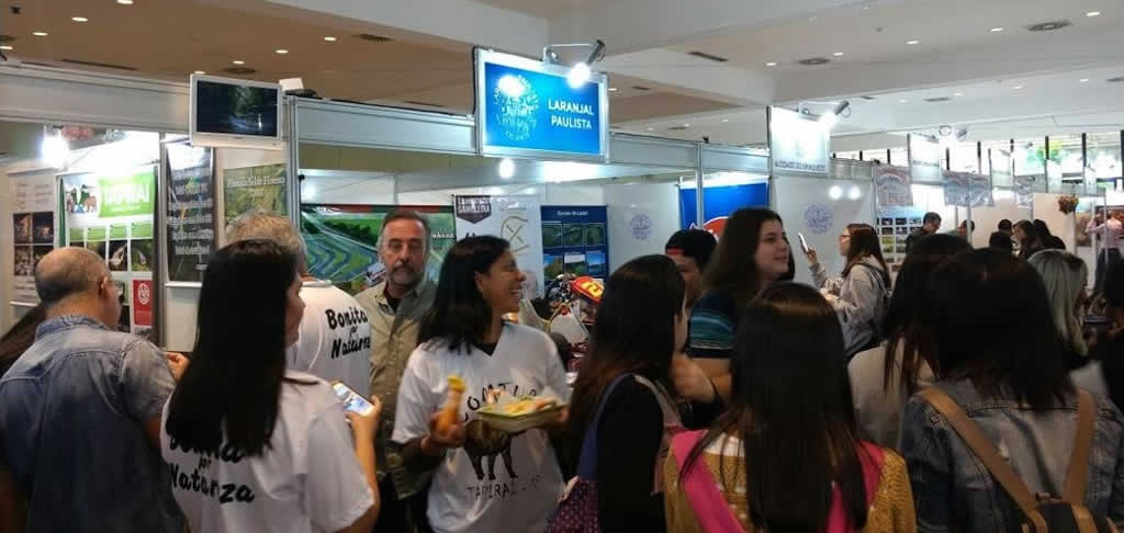 Delegações aproveitam o Congresso e a Exposição.
