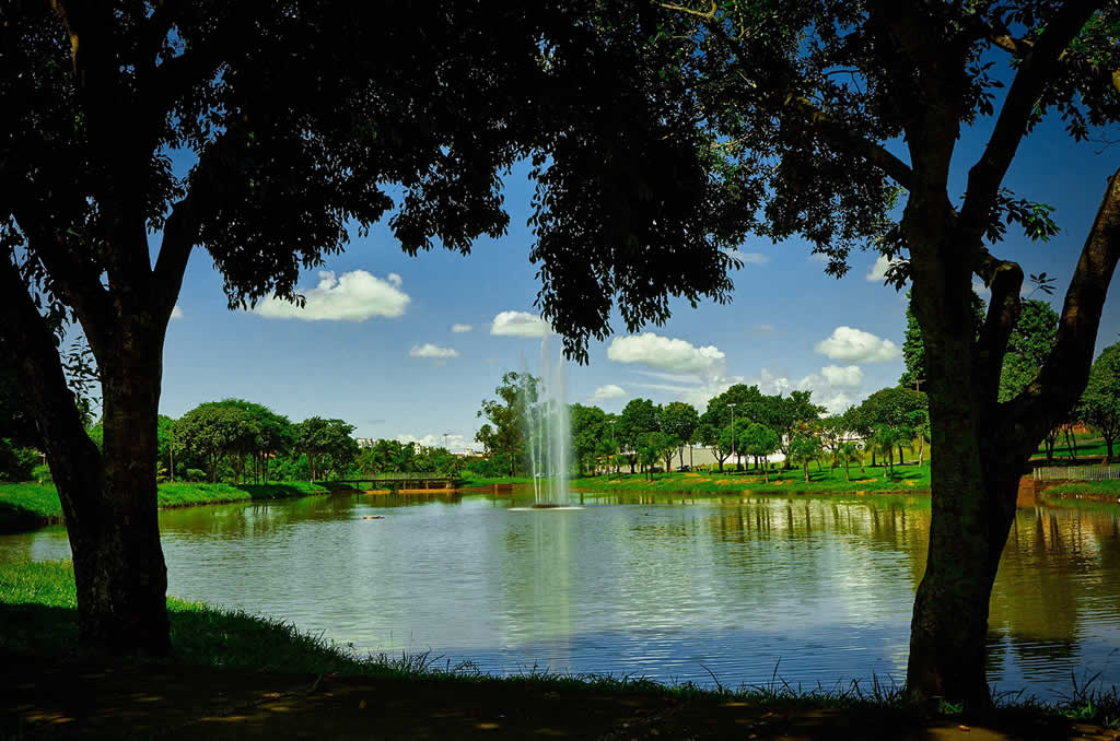 Lago Artificial em Batatais.   Foto Ken Chu   .