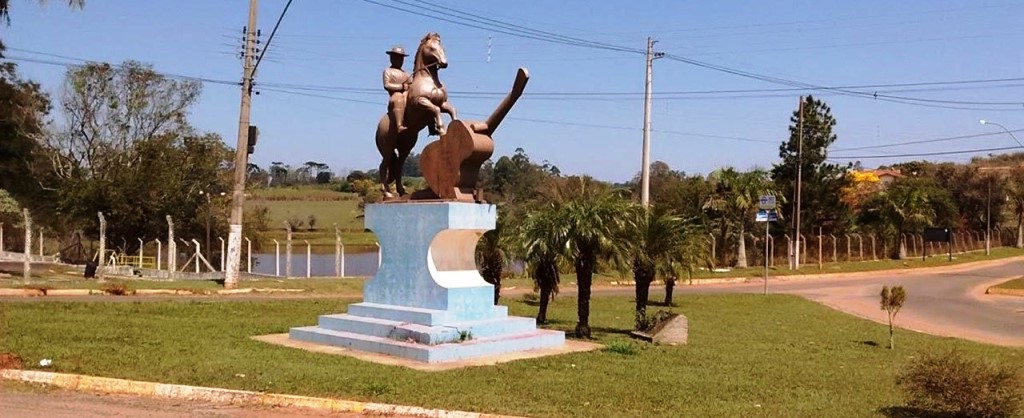 Cidade de Pardinho (SP).
