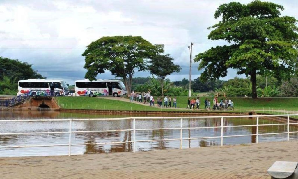 Iacanga recebendo turistas. Foto Sidnéia Camargo.
