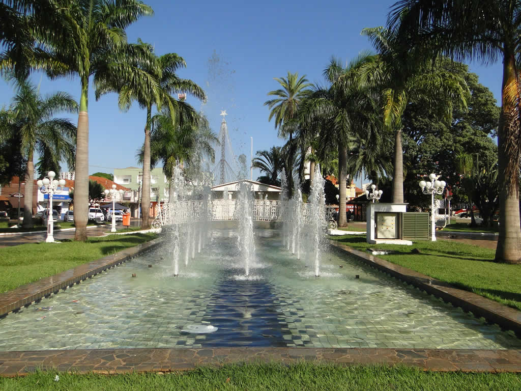 Praça 10 de março, em Ituverava, SP.
