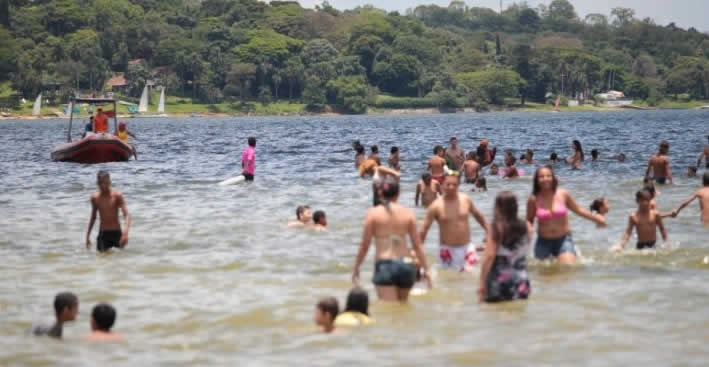 Praia de Guarapiranga, na altura de Santo Amaro.