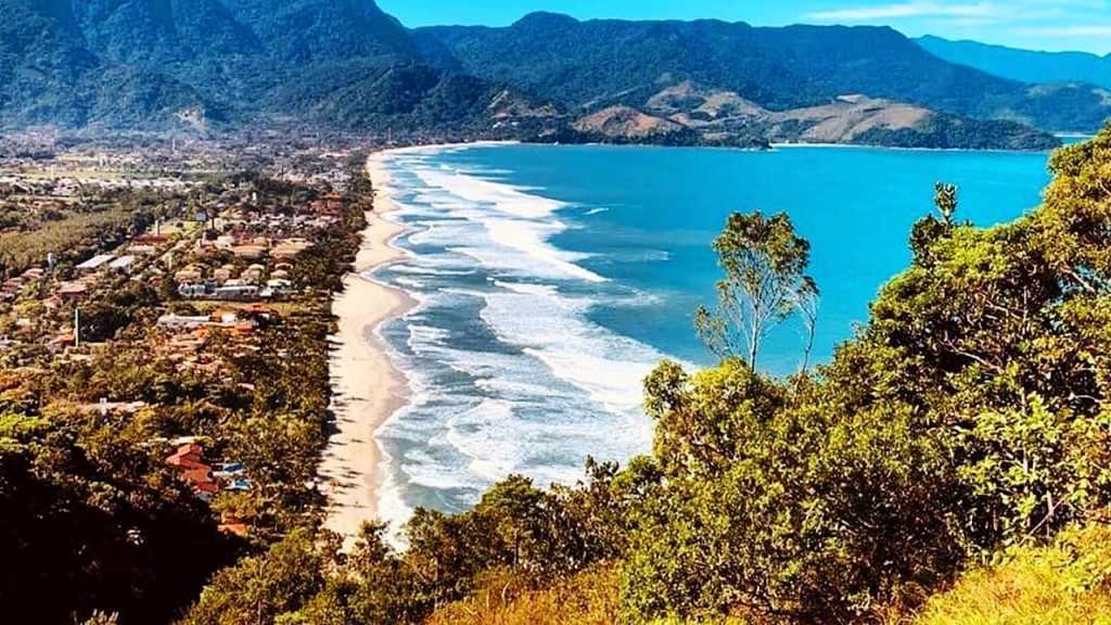 Uma das convidativas praias de São Sebastião  (SP).