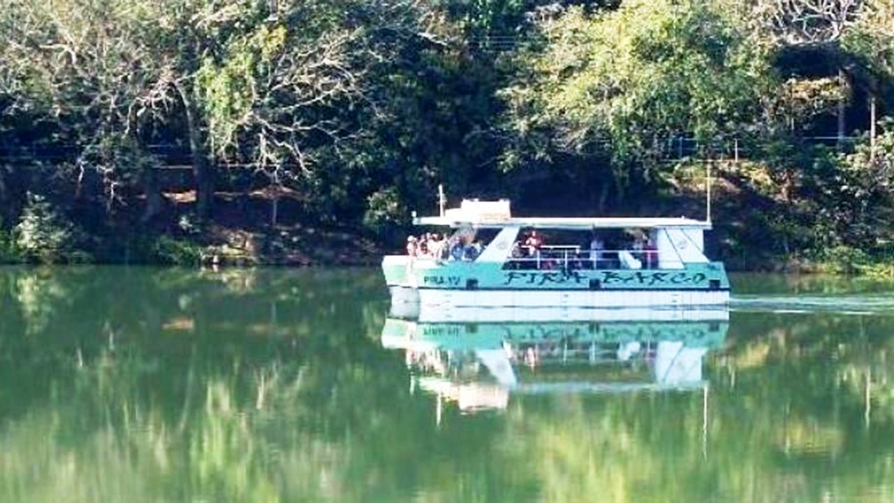 Agradáveis passeios no PiraBarco.