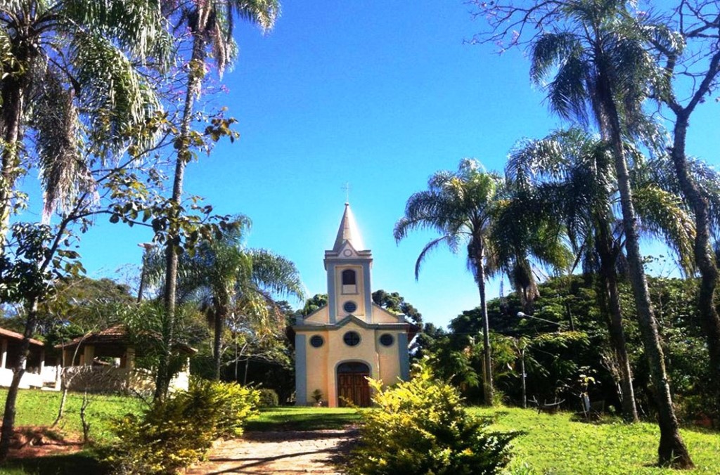 Atrativa Capela de 1839, em Itirapina (SP).  