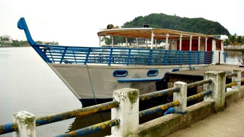 Barco usado pela Caiçara Expedições. 
