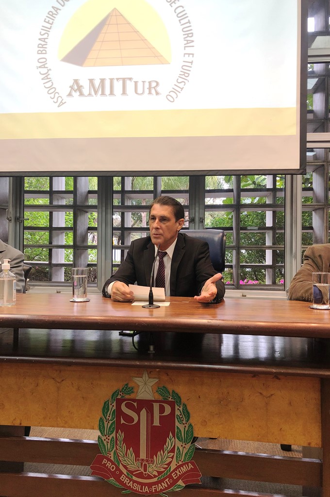 Deputado Estadual Sebastião Santos presidiu a solenidade da posse. Foto Alexandra Tahan. 