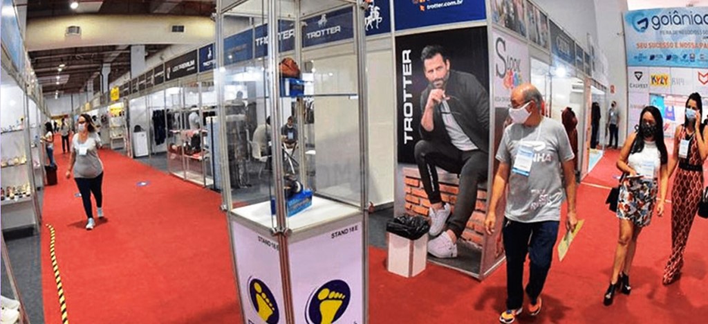 Feira de Negócios com cuidados do Protocolo