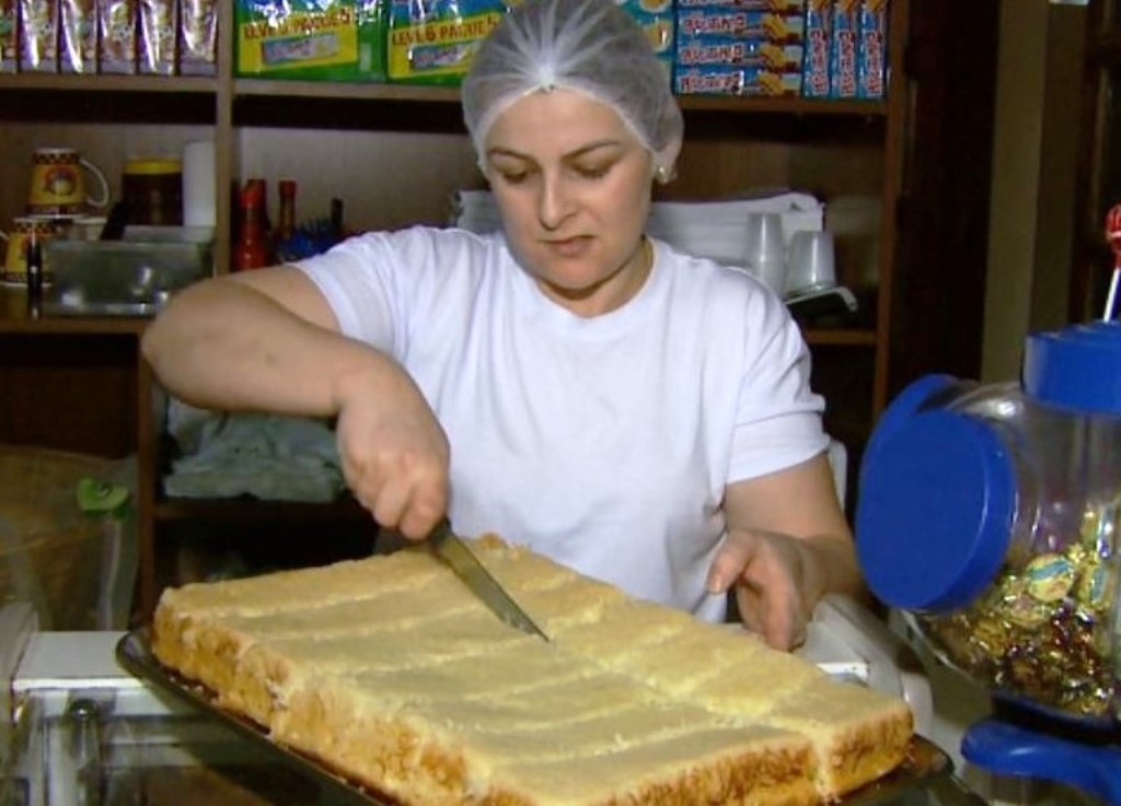Na foto da EPTV, o Pão de Queijo Doce é vendido nas padarias de Divinolândia.