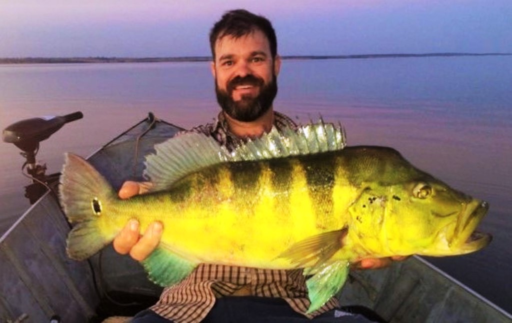 Pesca esportiva em Mira Estrela (SP).