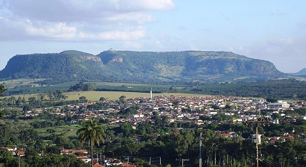 Santo Antônio da Alegria (SP). Foto Uehara.