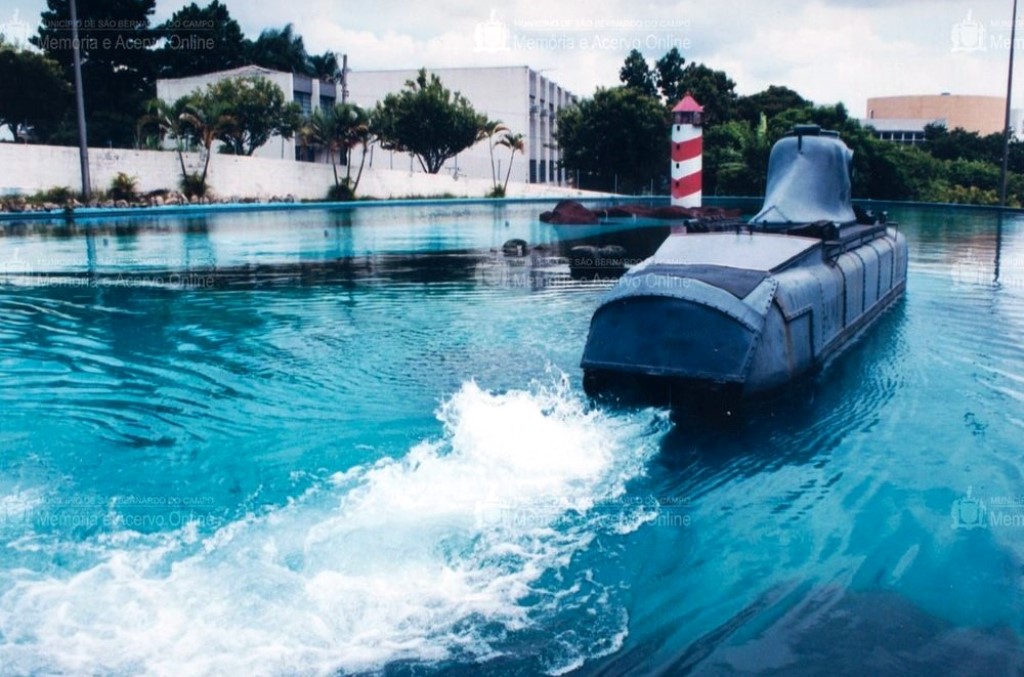 Submarino da Cidade da Criança.