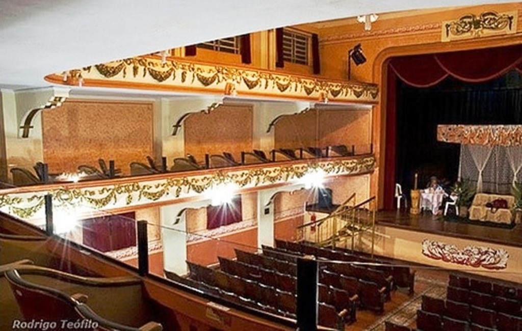 Teatro Capitólio, em Cruzeiro (SP).  Foto Rodrigo Teófilo.