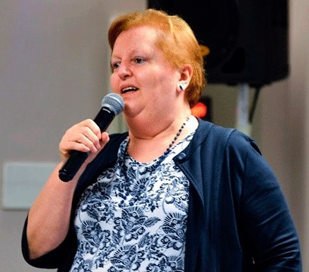Maria José ensina o Plano diretor de turismo.