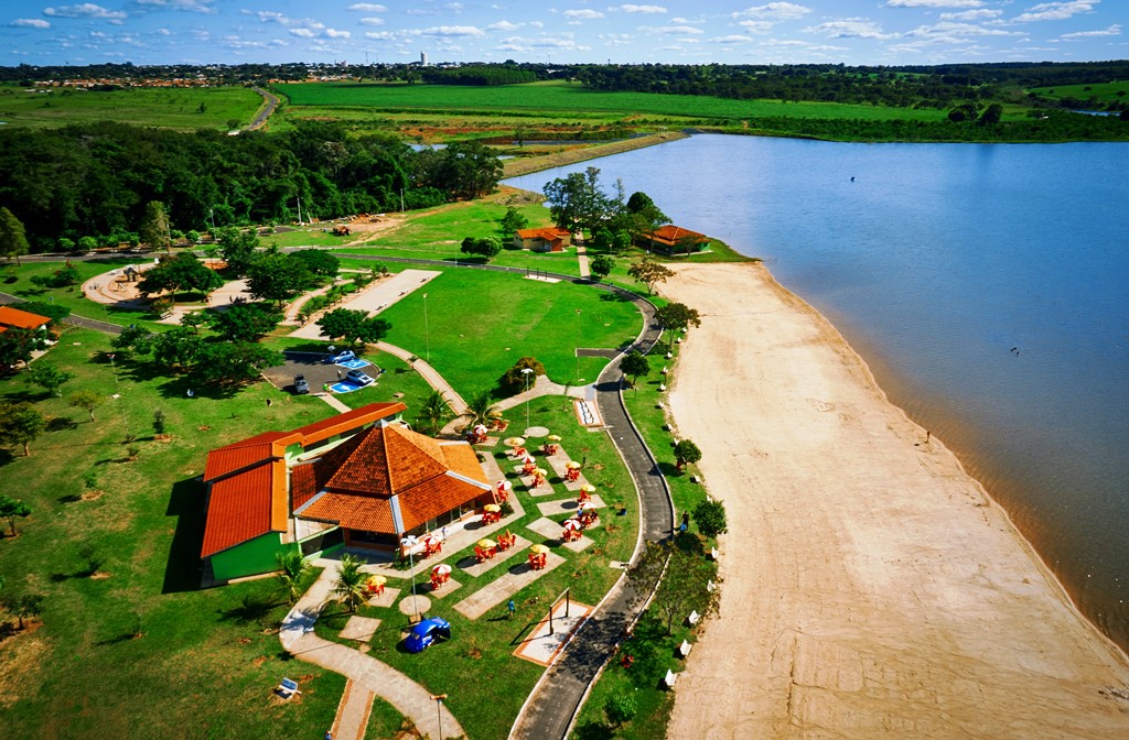 Parque Aquático de Paraguaçu Paulista.  Foto Ken Chu.