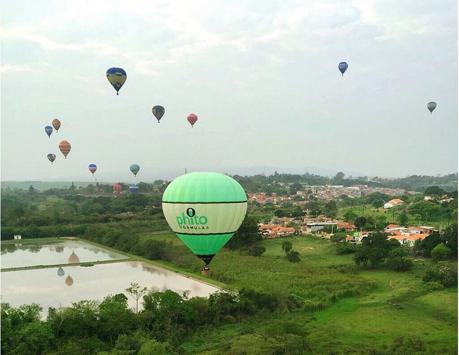 Balões, um dos atrativos de Araçoiaba da Serra (SP).