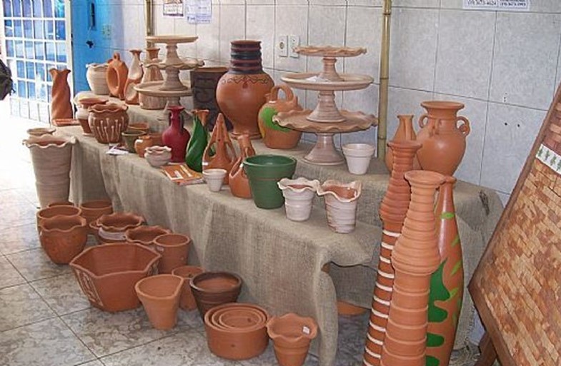 Cerâmica artística de terracota, em Tambaú (SP).
