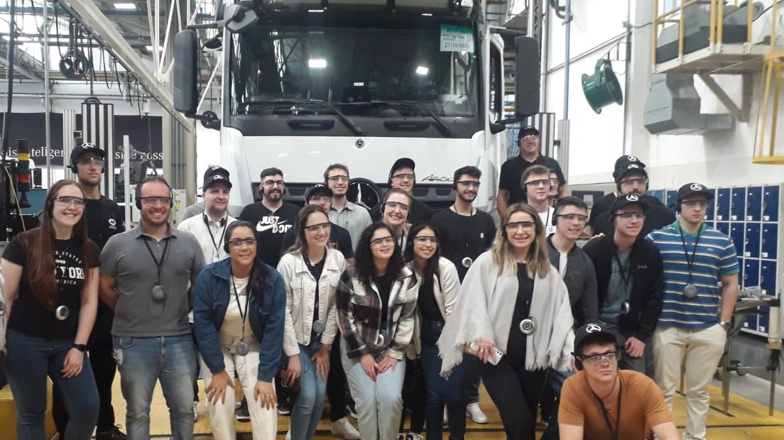Grupo curtindo o turismo Industrial.