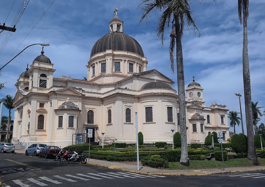 Igreja Matriz de Batatais (SP). Foto Adauto Rodrigues.