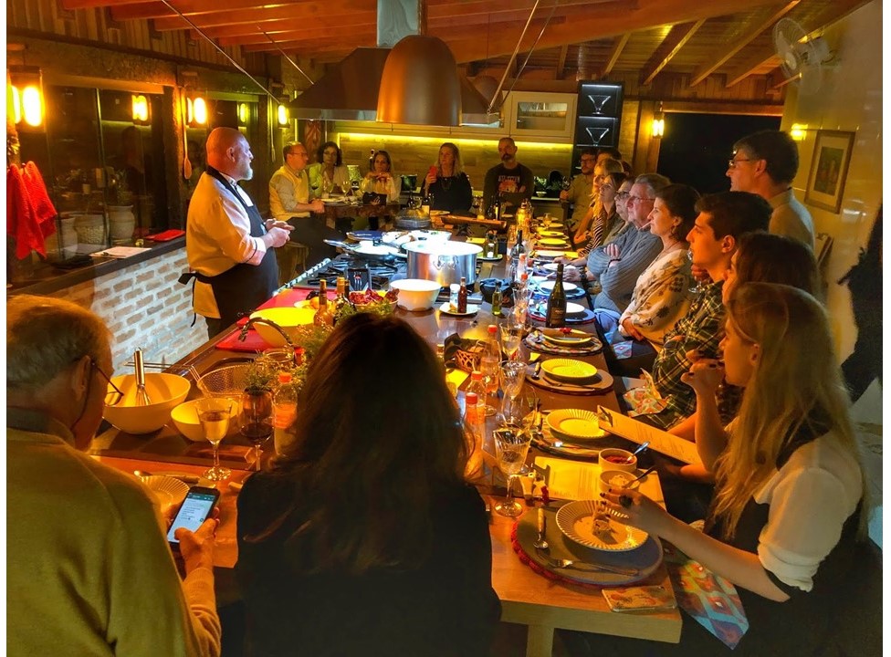 No Espaço Bambu você pode comer até na cozinha.