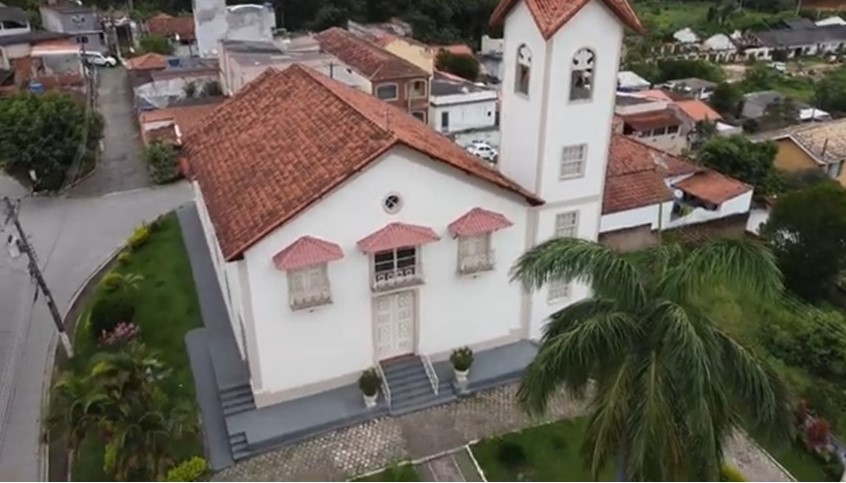 Pequena igreja de Arapeí guarda relíquia de Santo Antônio.
