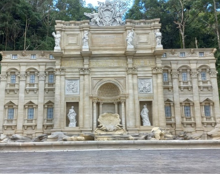 Fontana Di Trevi, em Serra Negra (SP).