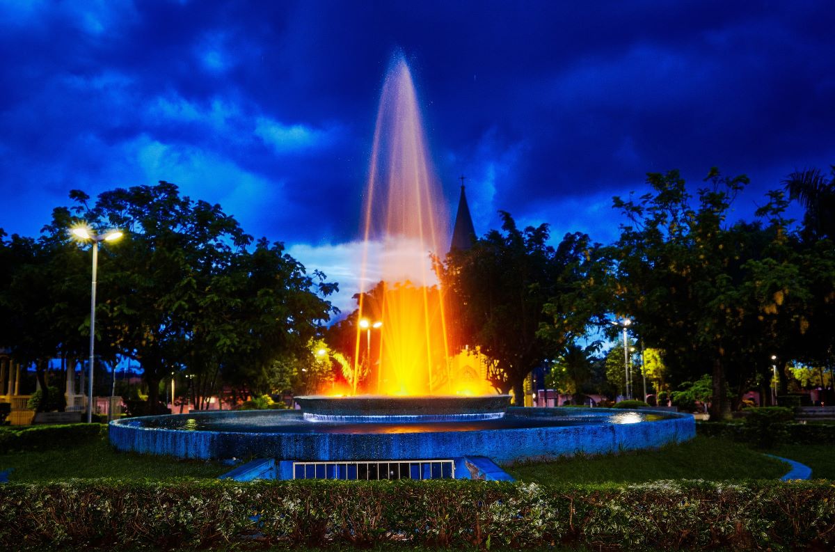 Fonte Luminosa em Tambaú (SP). Foto Adelmo Carneti.