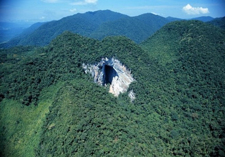 Imagine o tamanho dessa Gruta (Núcleo Casa da Pedra).