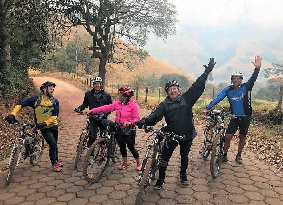 Parada para foto no Caminho da Fé em bike. 