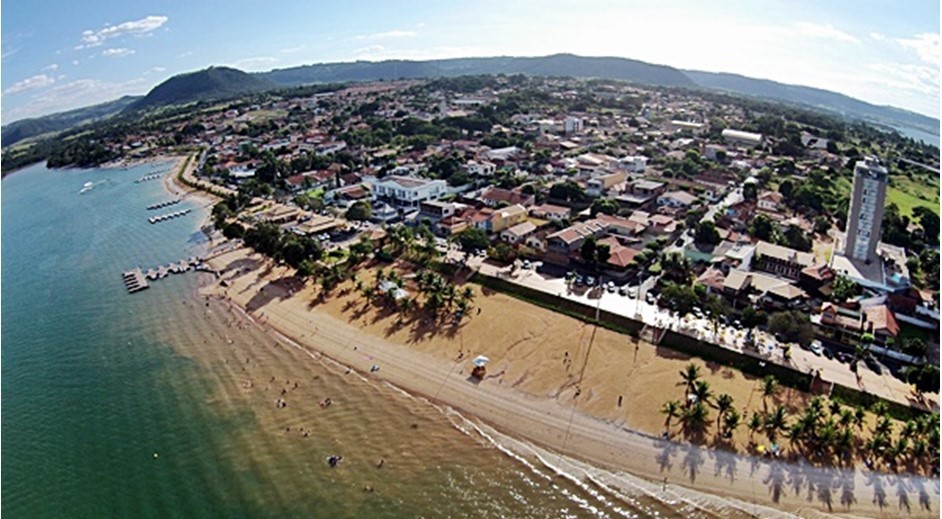 Uma das praias de Rifaina (SP).