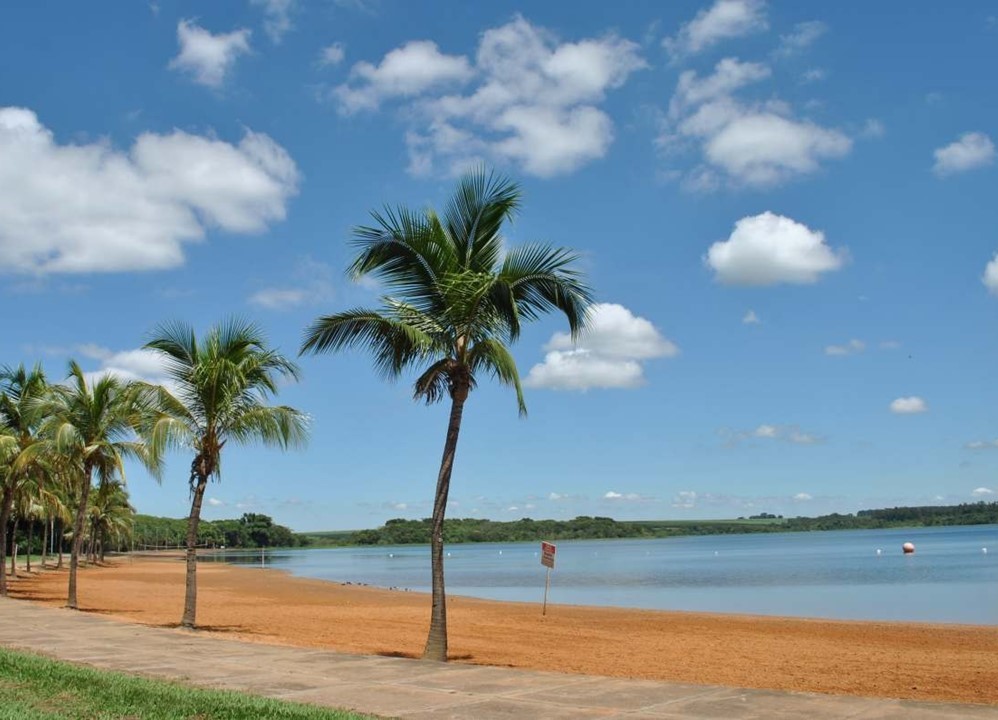 Um paraíso chamado Adolfo (SP).  