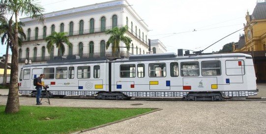 Bonde Arte, em Santos (SP).  foto Raimundo Rosa.