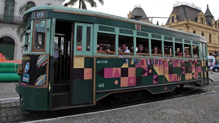 Bonde Turístico fechado 40, em Santos (SP). foto Prefeitura. 