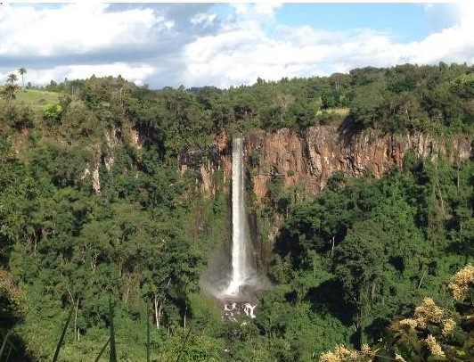 Cachoeira do Itambé, em Cássia dos Coqueiros (SP).   
