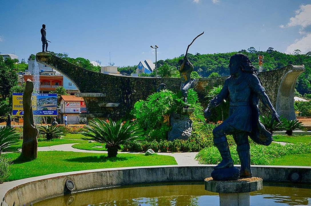 Monumento aos Bandeirantes em Santana de Parnaíba (SP).  Foto Sérgio Luiz Jorge.