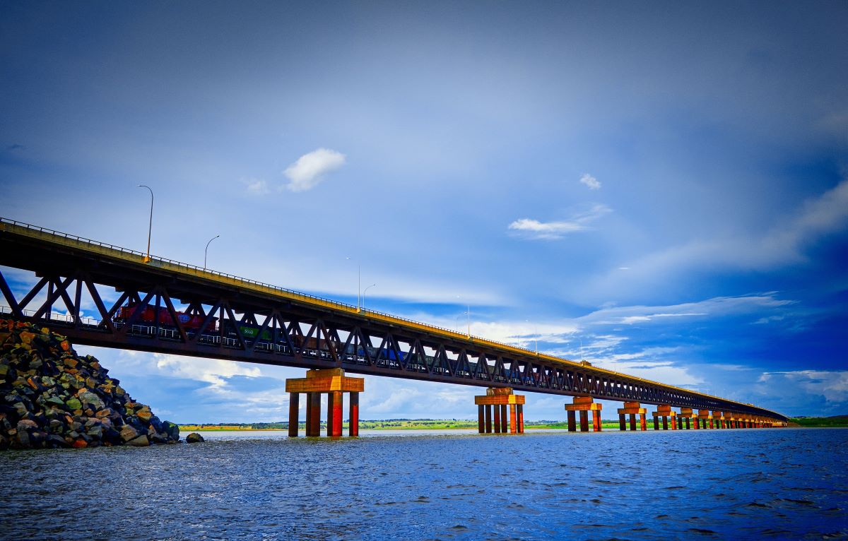 Ponte Rodoferroviária, em Rubinéia (SP).  Foto Alf Ribeiro. 